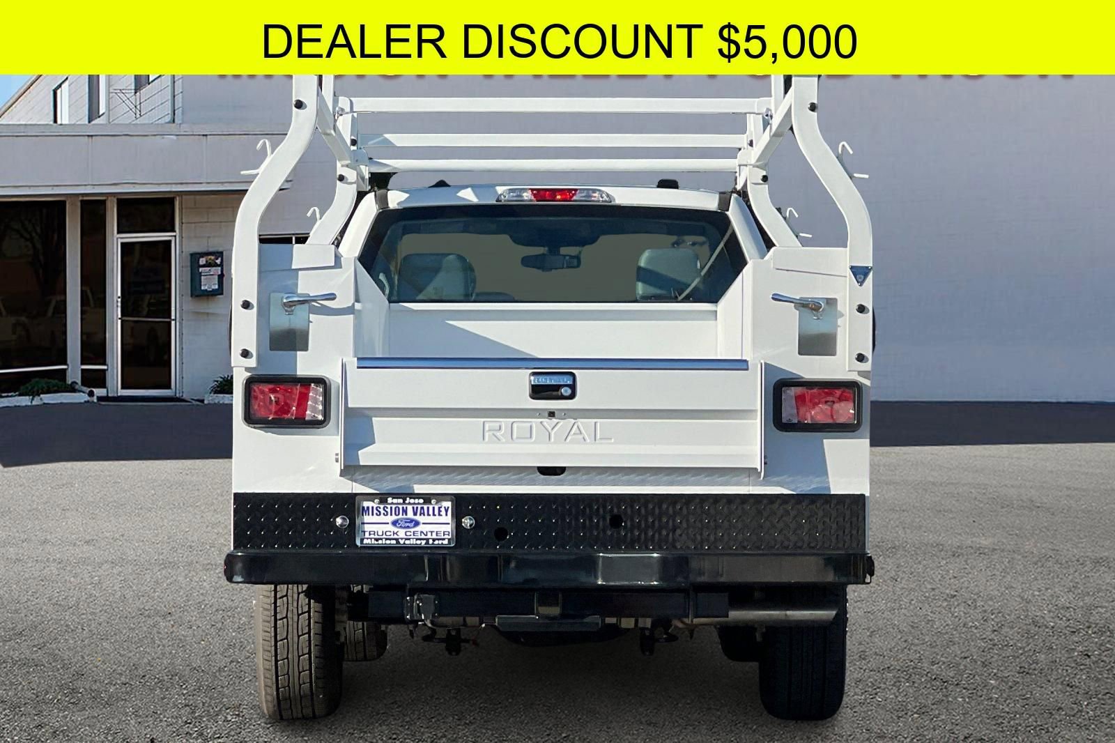 New 2025 Ford F350 XL w/ XL Chrome Package RWD image 5
