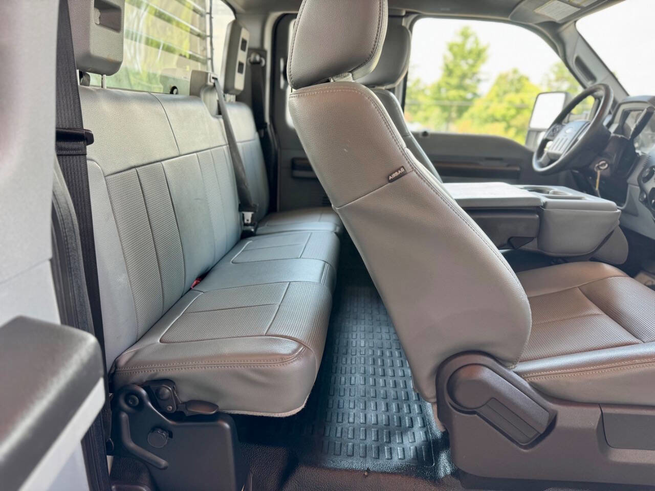 Used 2015 Ford F550 4x4 SuperCab Super Duty image 23