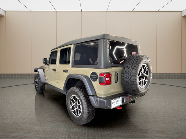 Used 2025 Jeep Wrangler Unlimited Rubicon AWD/4WD image 3