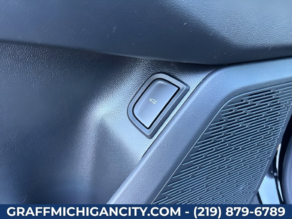 New 2027 Chevrolet Equinox RS w/ Safety and Technology Package AWD/4WD image 11
