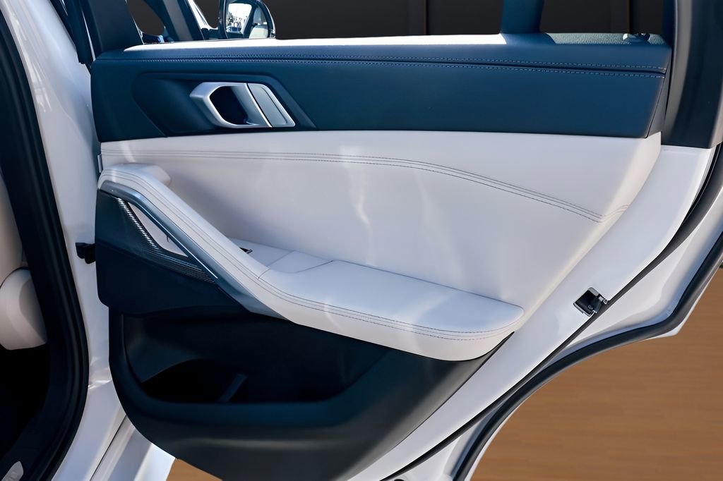 Used 2023 BMW X6 xDrive40i w/ M Sport Package image 27