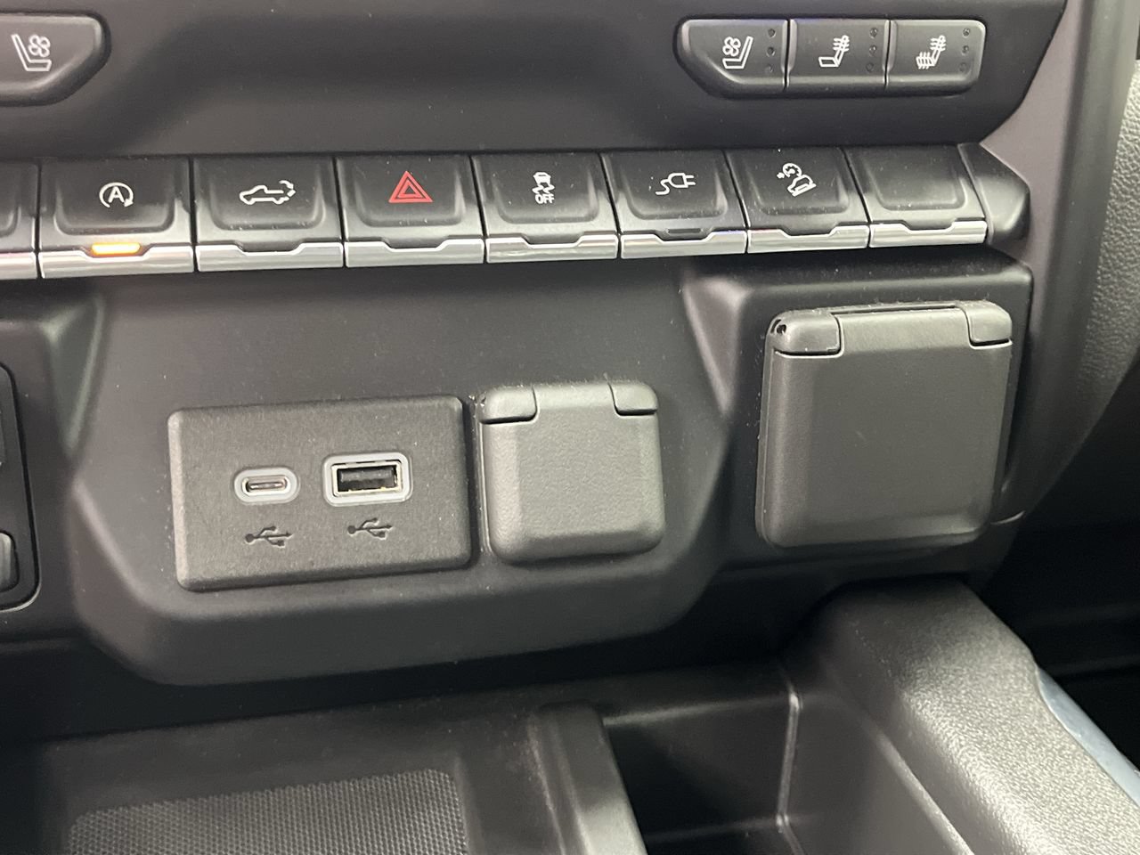Certified 2021 GMC Sierra 1500 AT4 w/ AT4 Preferred Package AWD/4WD image 26