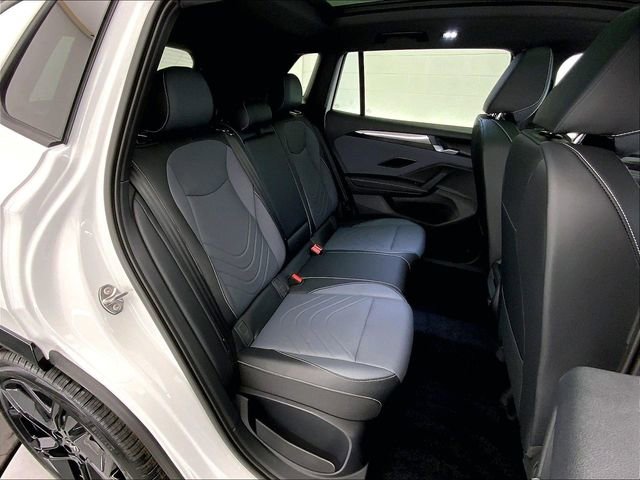 New 2026 Volkswagen Tiguan SE R-Line image 10