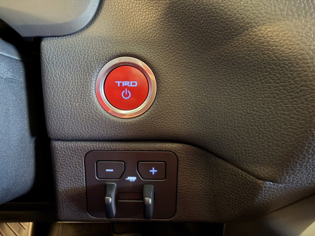 Used 2023 Toyota Sequoia SR5 w/ SR5 Premium Package image 25