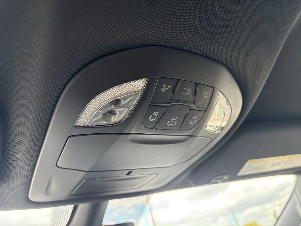 Used 2023 Chrysler Pacifica Touring-L w/ S Appearance Package AWD/4WD image 23