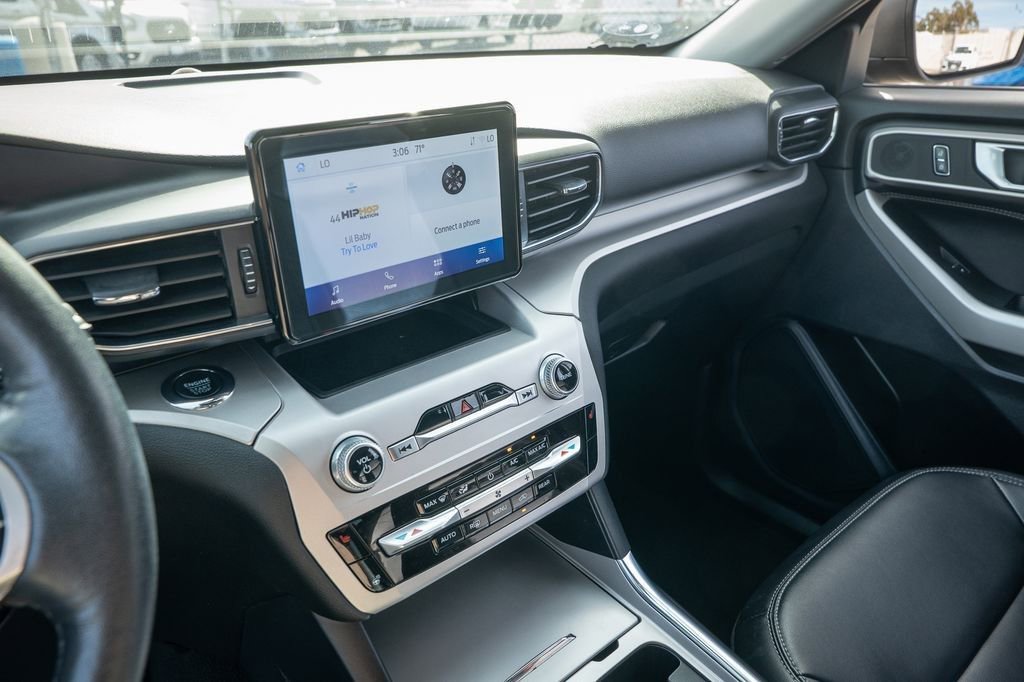 Used 2022 Ford Explorer XLT w/ Equipment Group 202A image 33