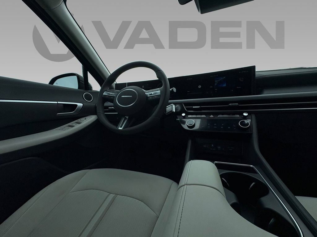 New 2024 Hyundai Sonata SEL FWD image 3