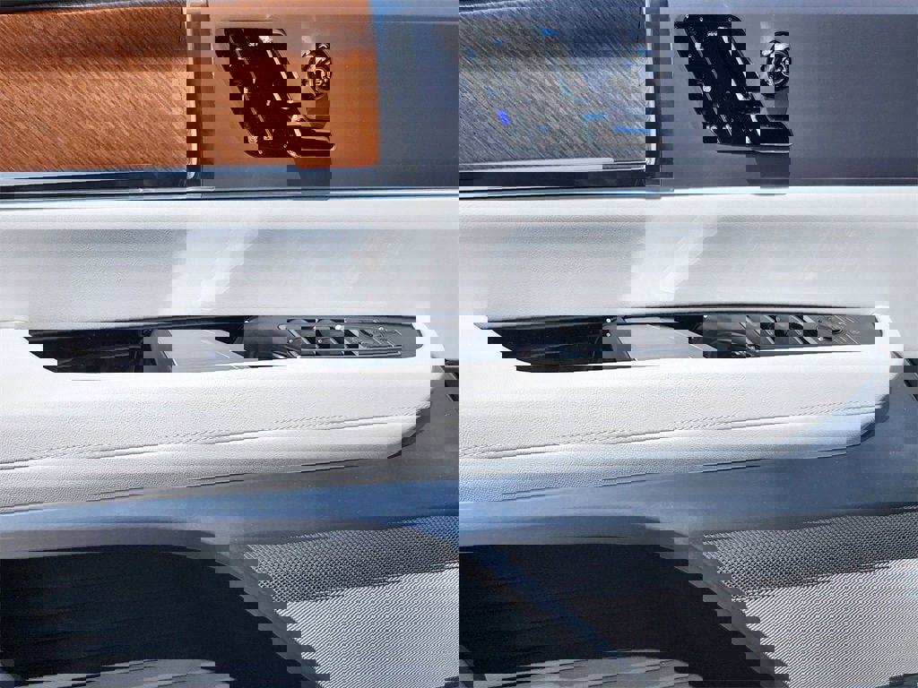 New 2026 Cadillac Vistiq Sport w/ LPO, Floor Liner Package image 17