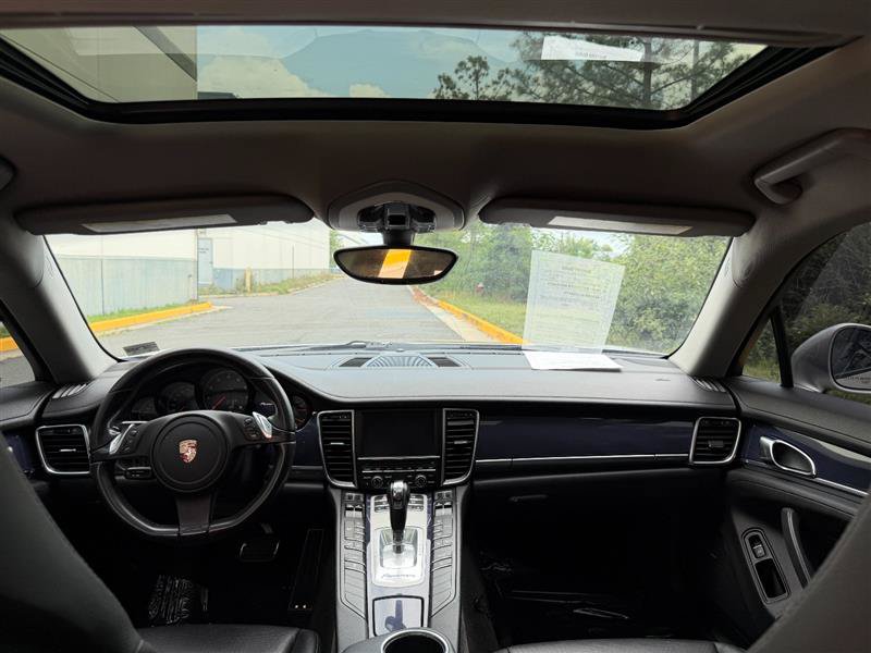 Used 2011 Porsche Panamera image 37
