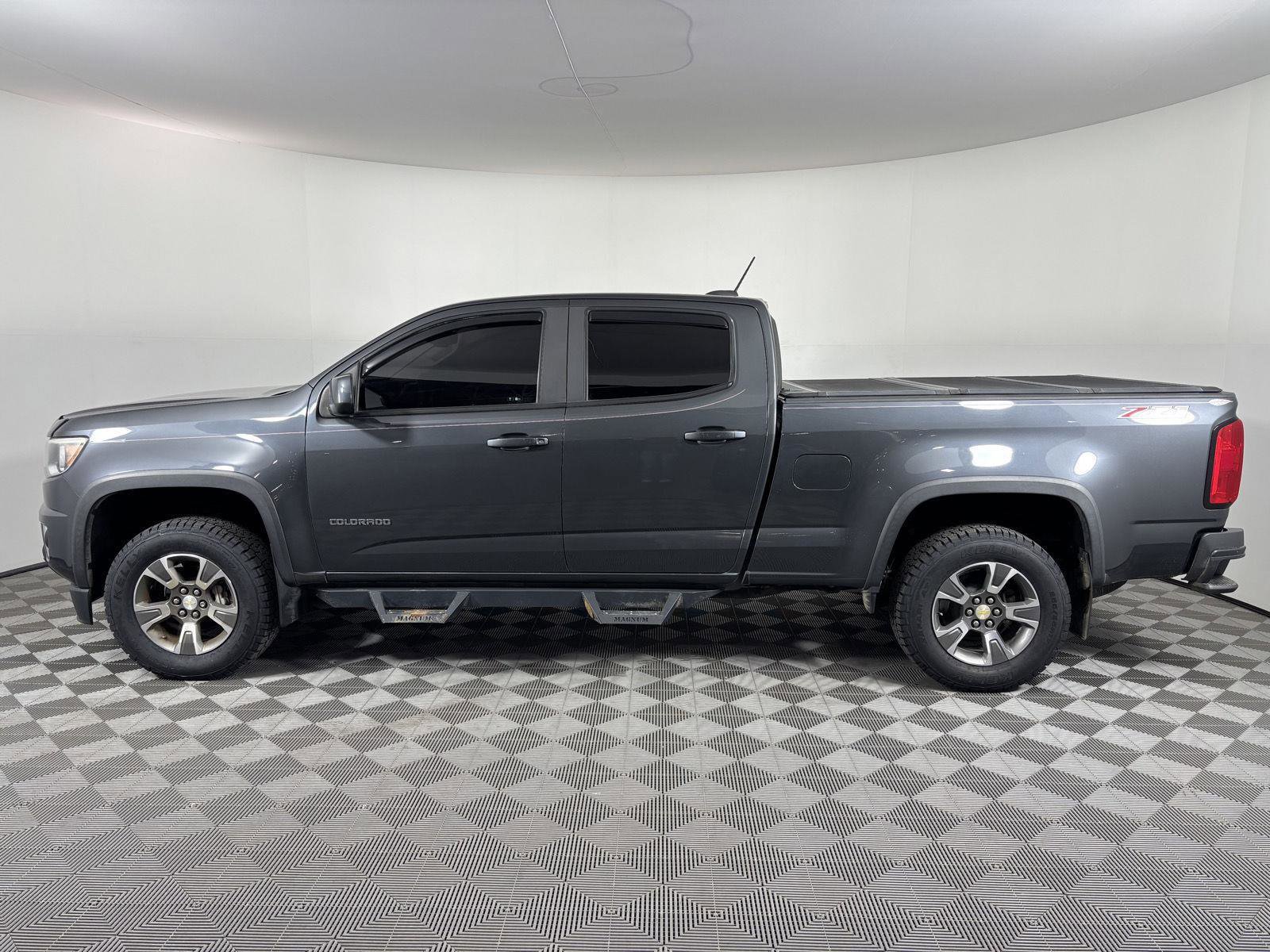 Used 2017 Chevrolet Colorado Z71 image 2