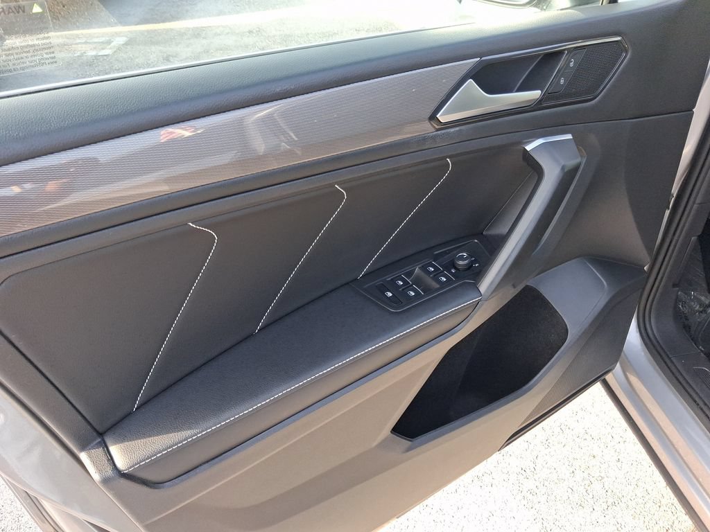 Certified 2023 Volkswagen Tiguan SE FWD image 15
