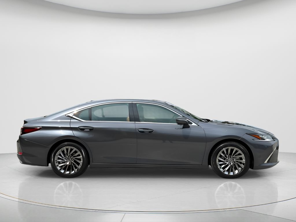 Used 2025 Lexus ES 350 Ultra Luxury FWD image 4