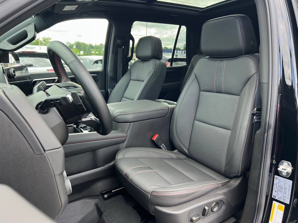 Used 2026 Chevrolet Tahoe RST w/ Comfort Package AWD/4WD image 18