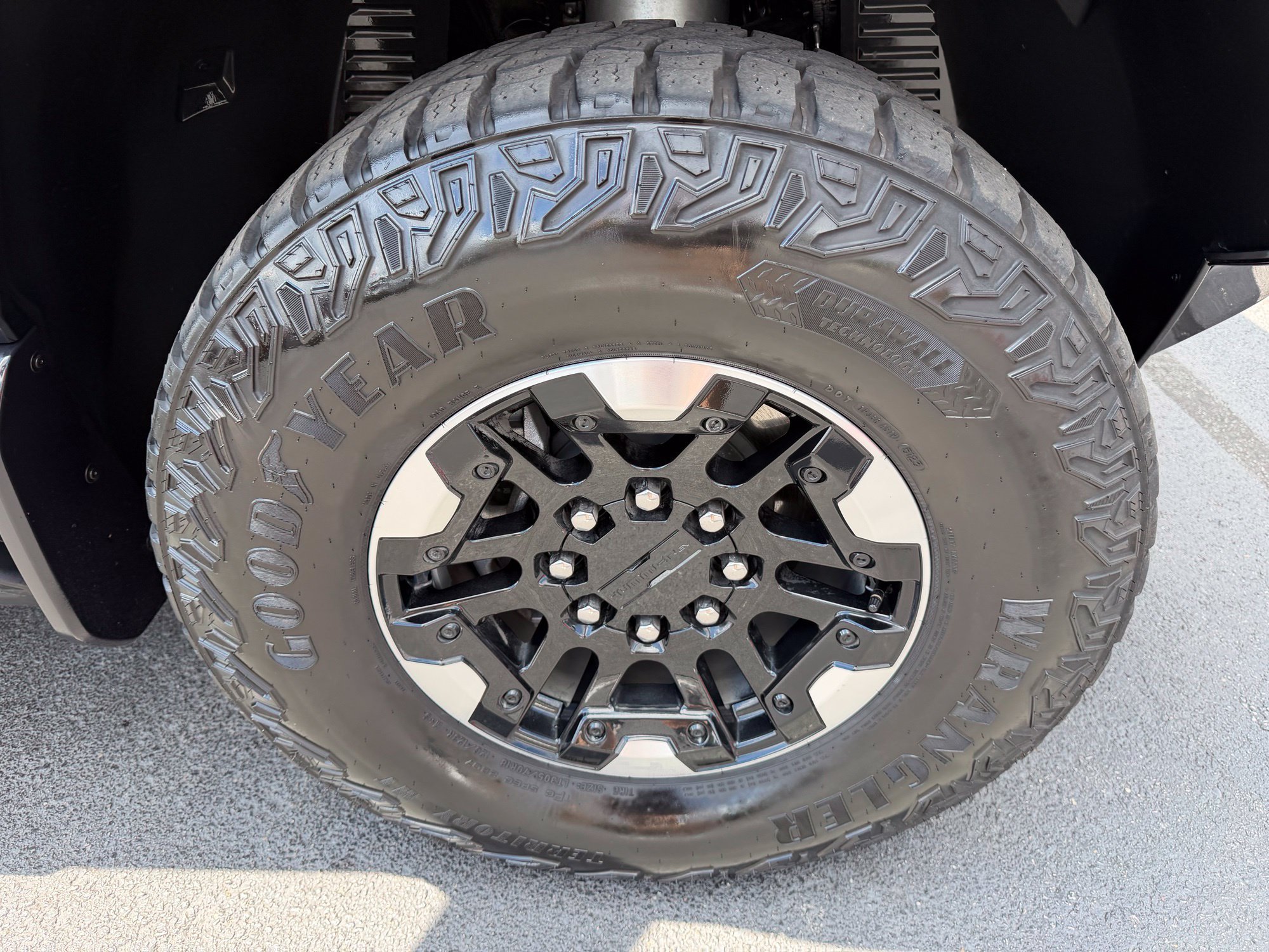 Used 2024 GMC Hummer EV 2X w/ Extreme Off-Road Package AWD/4WD image 8