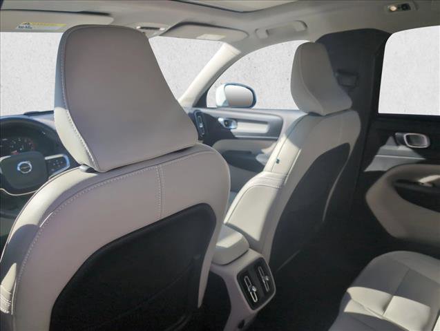 Used 2021 Volvo XC40 T5 Inscription w/ Climate Package image 18