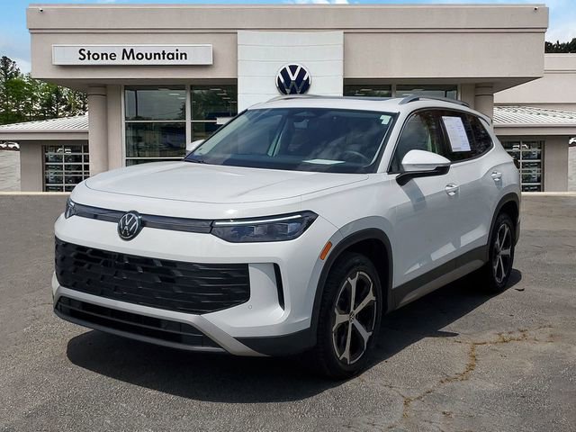 Certified 2025 Volkswagen Tiguan SE w/ Panoramic Sunroof Package AWD/4WD 360° Tour