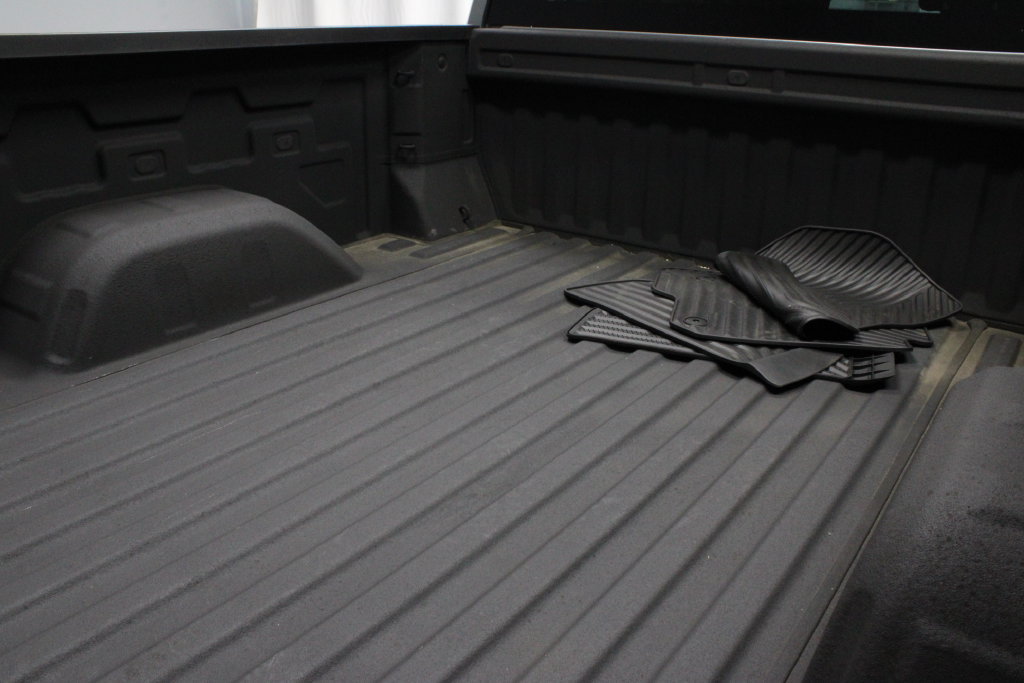 Used 2023 Chevrolet Silverado 1500 Custom AWD/4WD image 17