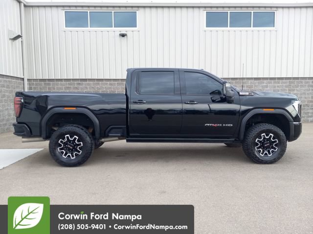 Used 2024 GMC Sierra 2500 AT4X image 2
