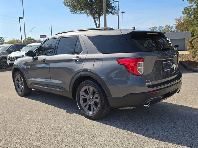Used 2022 Ford Explorer XLT w/ Equipment Group 202A image 6