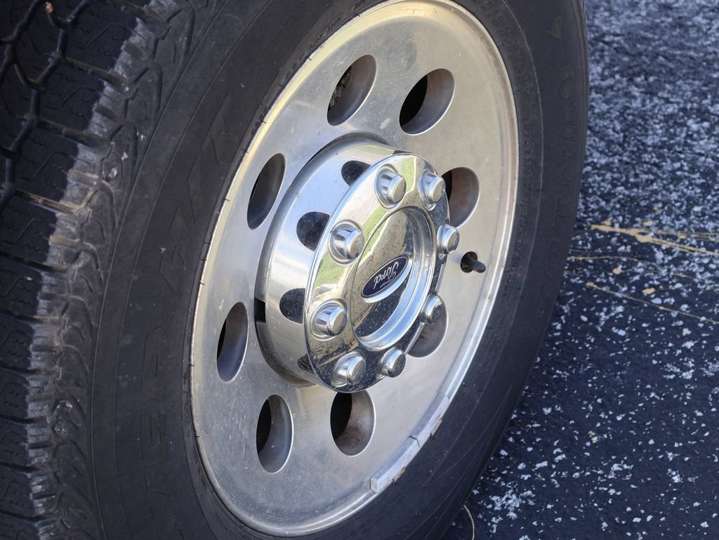 Used 2005 Ford F250 2WD Regular Cab Super Duty image 25