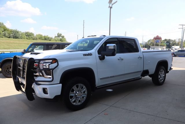 Used 2026 Chevrolet Silverado 2500 High Country w/ High Country Premium Package AWD/4WD image 5