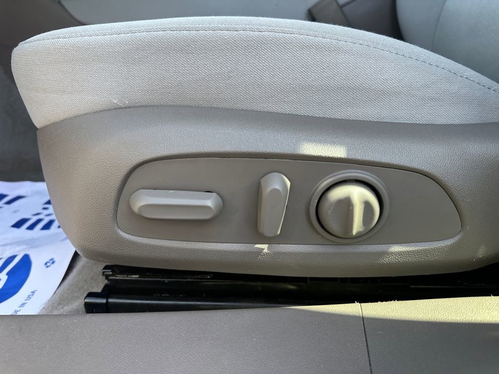 Used 2023 Chevrolet Malibu LT image 16