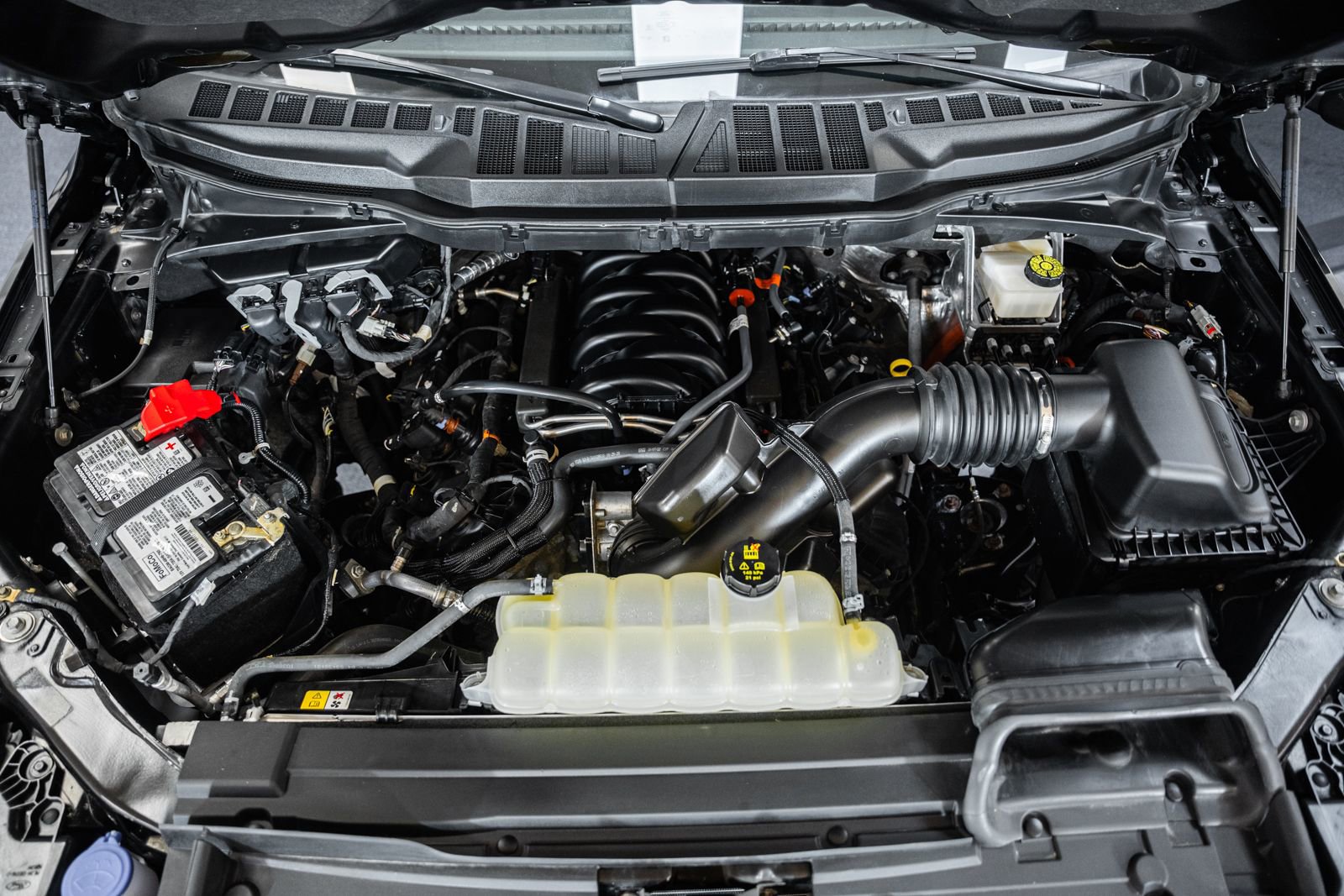 Used 2023 Ford F150 Lariat w/ Equipment Group 502A High image 19