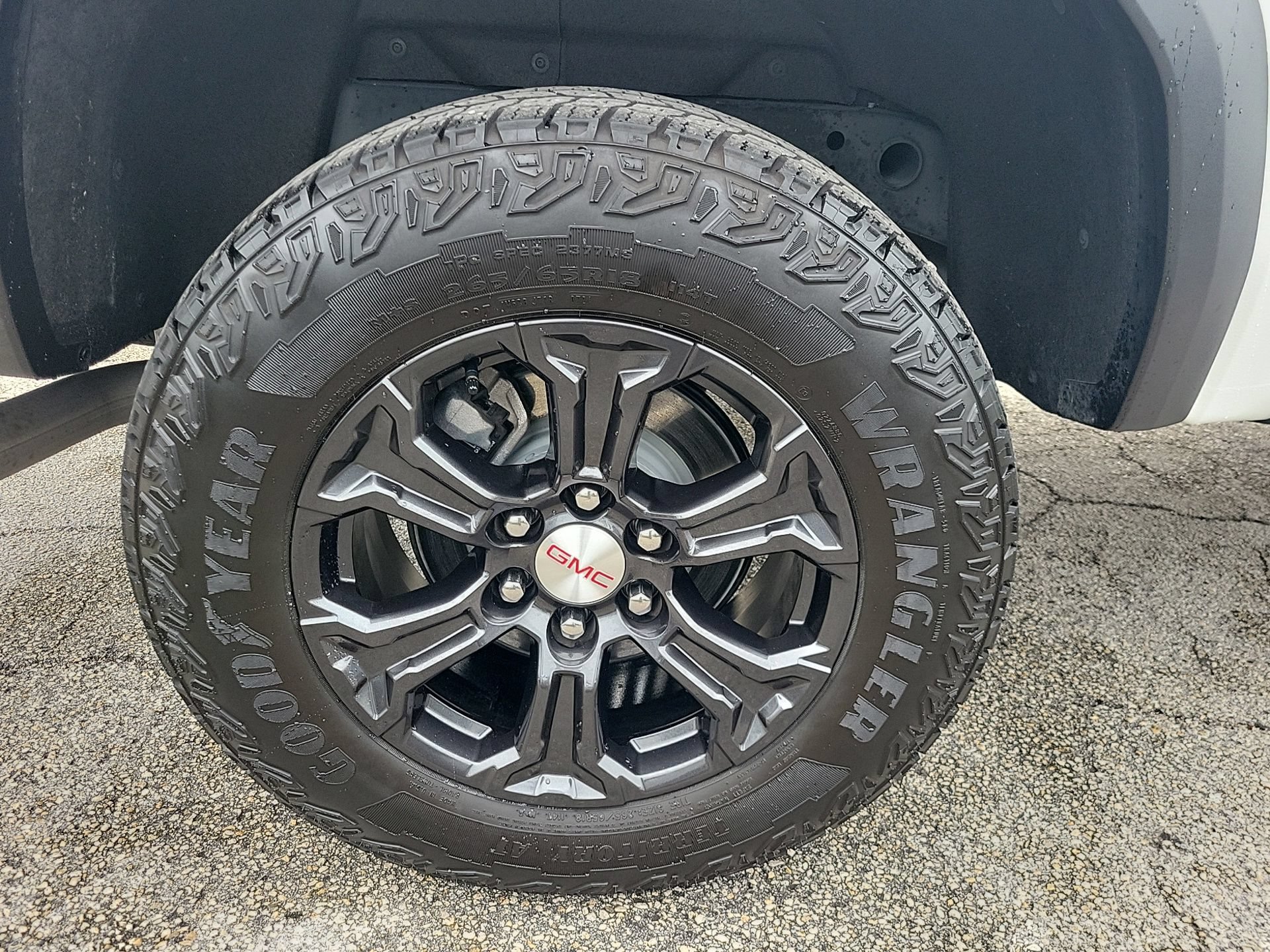 Used 2024 GMC Canyon Elevation w/ Convenience Package RWD image 7