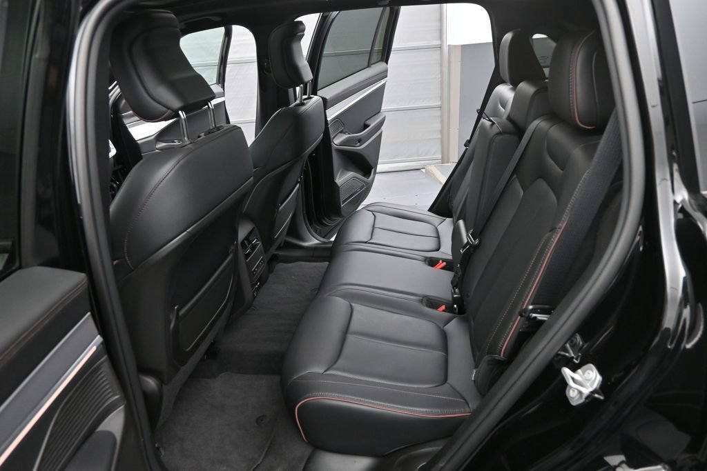 Used 2024 Jeep Wagoneer Launch Edition AWD/4WD image 17