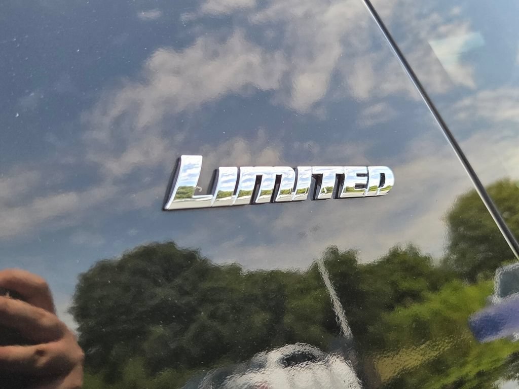 Used 2022 Toyota 4Runner Limited AWD/4WD image 7