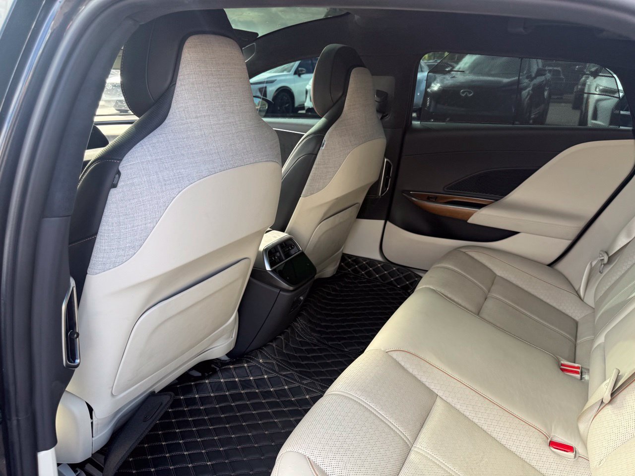 Used 2022 Lucid Air Grand Touring AWD/4WD image 10