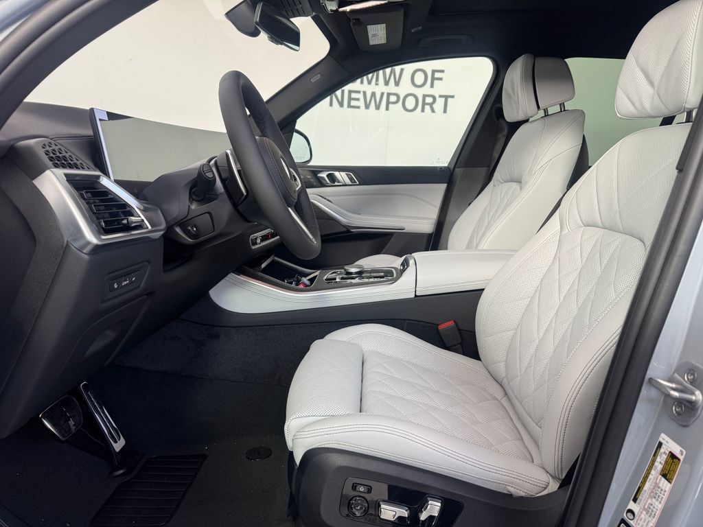New 2026 BMW X5 xDrive40i w/ M Sport Package AWD/4WD image 2
