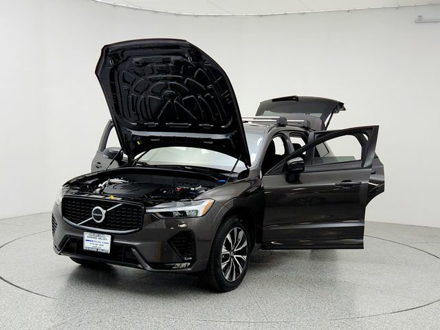 New 2025 Volvo XC60 B5 Core w/ Protection Package Premier image 9
