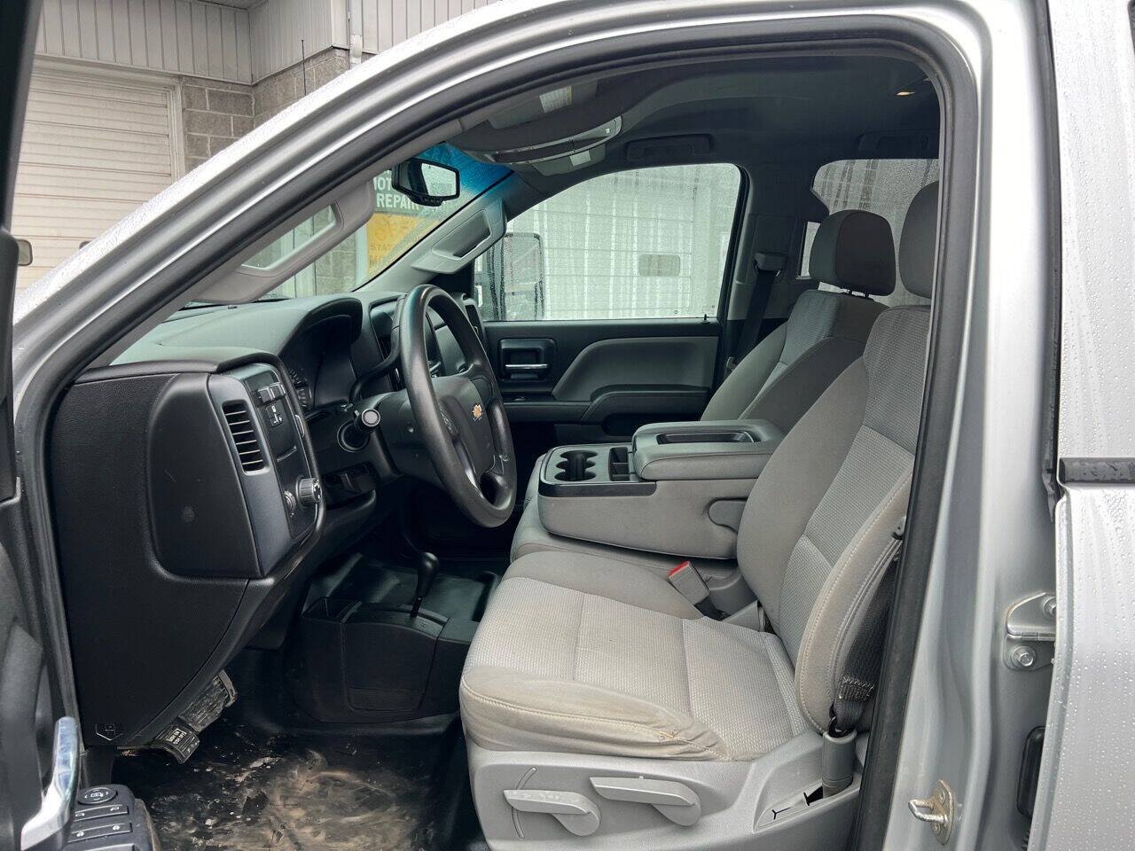 Used 2019 Chevrolet Silverado 2500 W/T AWD/4WD image 9