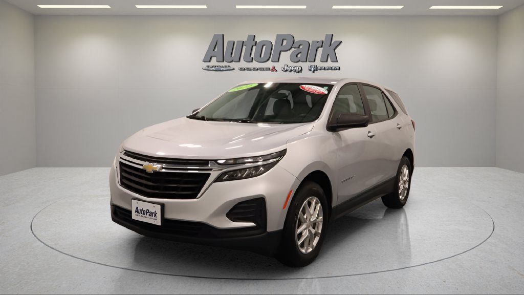 Used 2022 Chevrolet Equinox LS AWD/4WD image 3