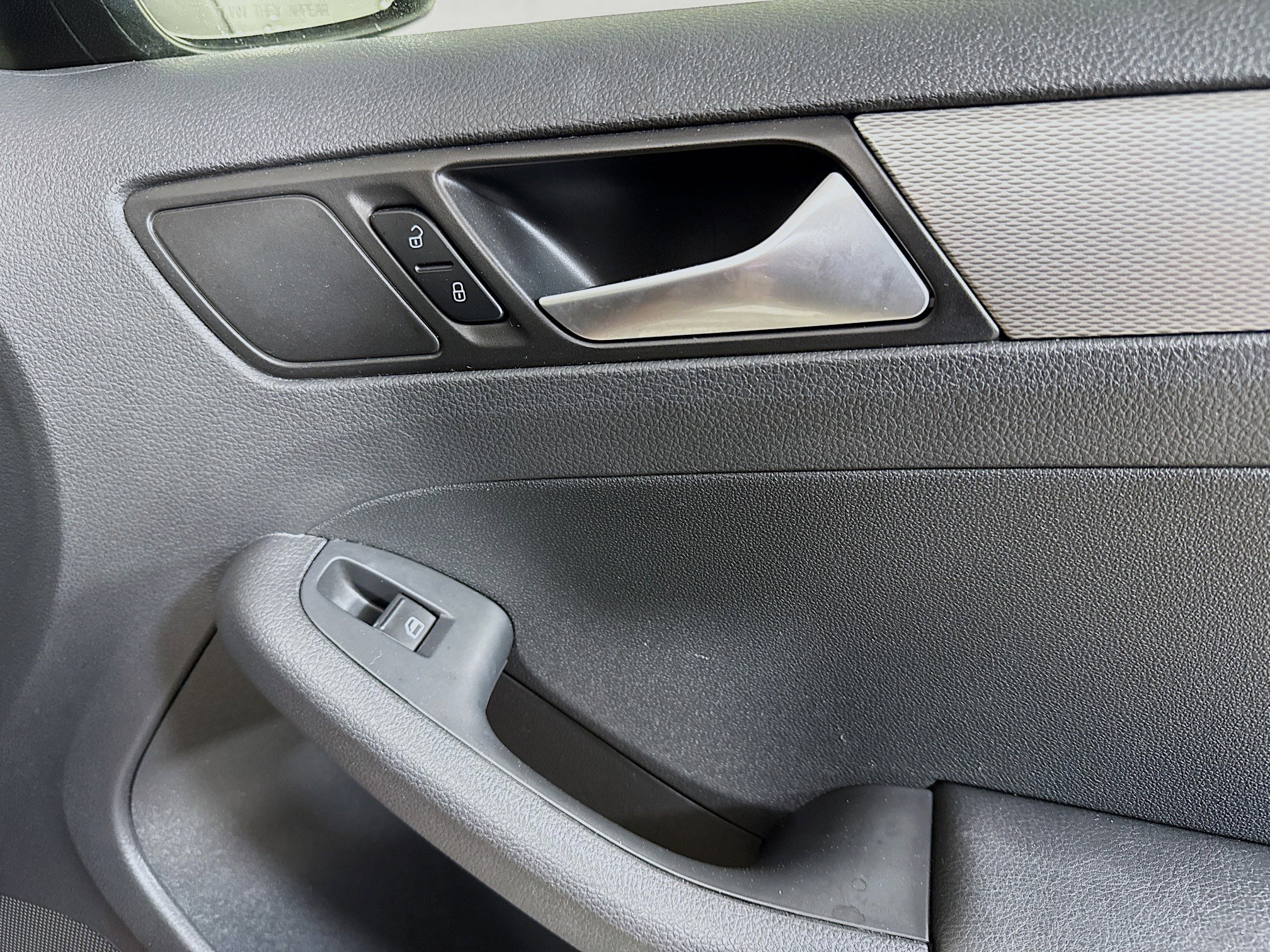 Used 2017 Volkswagen Jetta S image 29