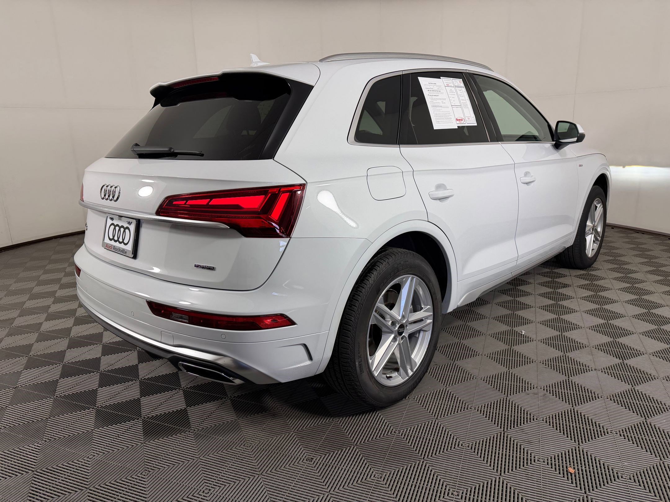 Certified 2023 Audi Q5 e Premium Plus w/ Premium Plus Package AWD/4WD image 9