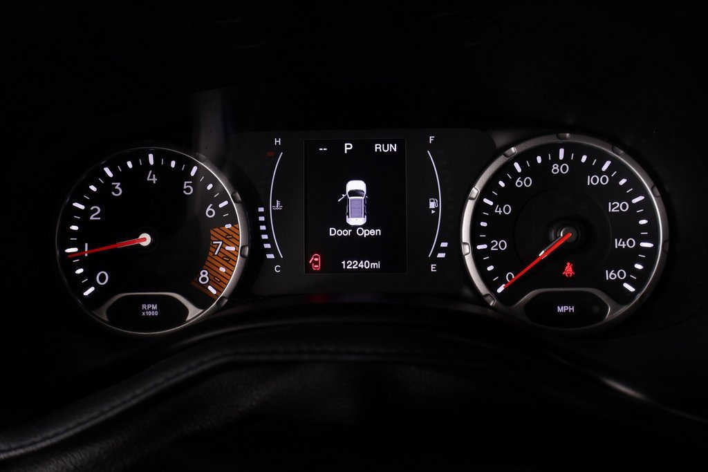 Used 2023 Jeep Renegade Latitude w/ Premium Group image 4