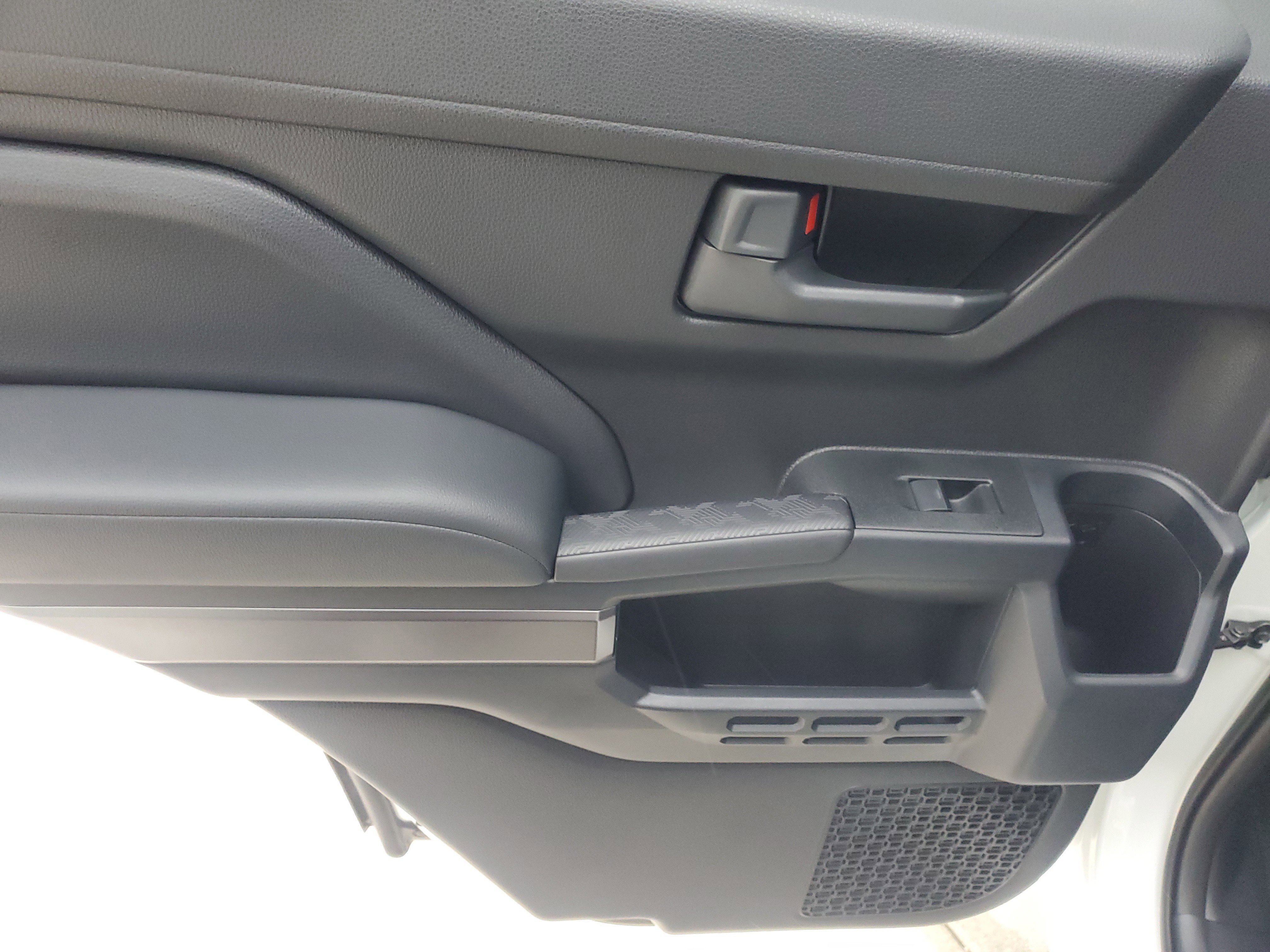 Used 2025 Toyota 4Runner SR5 image 18