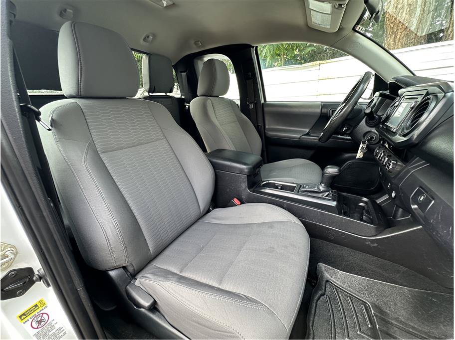 Used 2016 Toyota Tacoma SR w/ SR Convenience Package AWD/4WD image 4