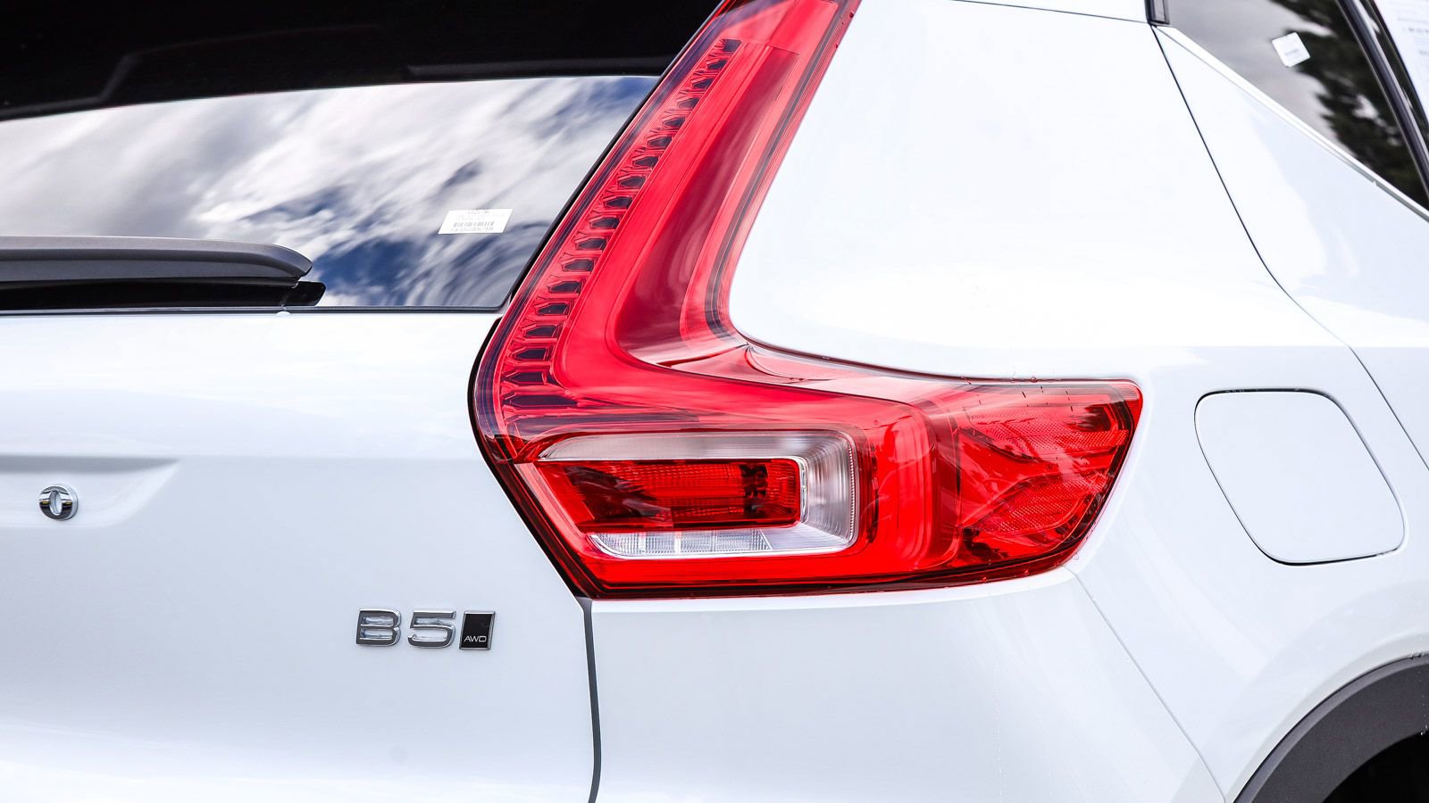 New 2025 Volvo XC40 B5 Core w/ Climate Package image 8