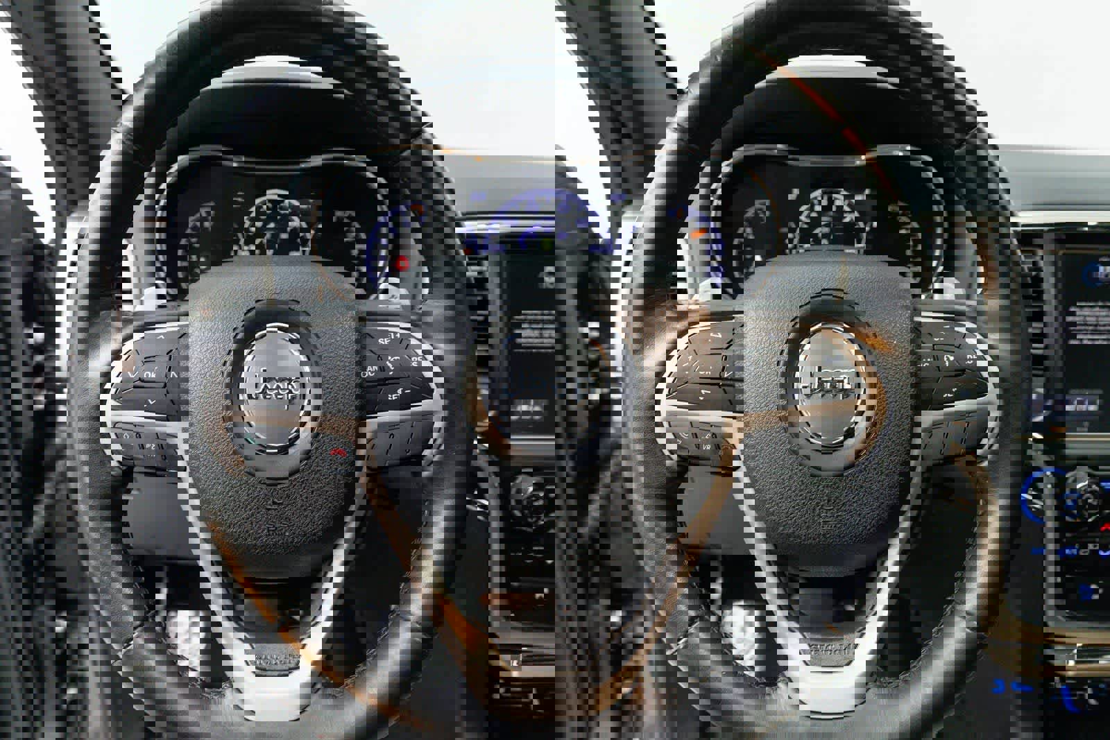 Used 2016 Jeep Grand Cherokee Limited 75th Anniversary image 15