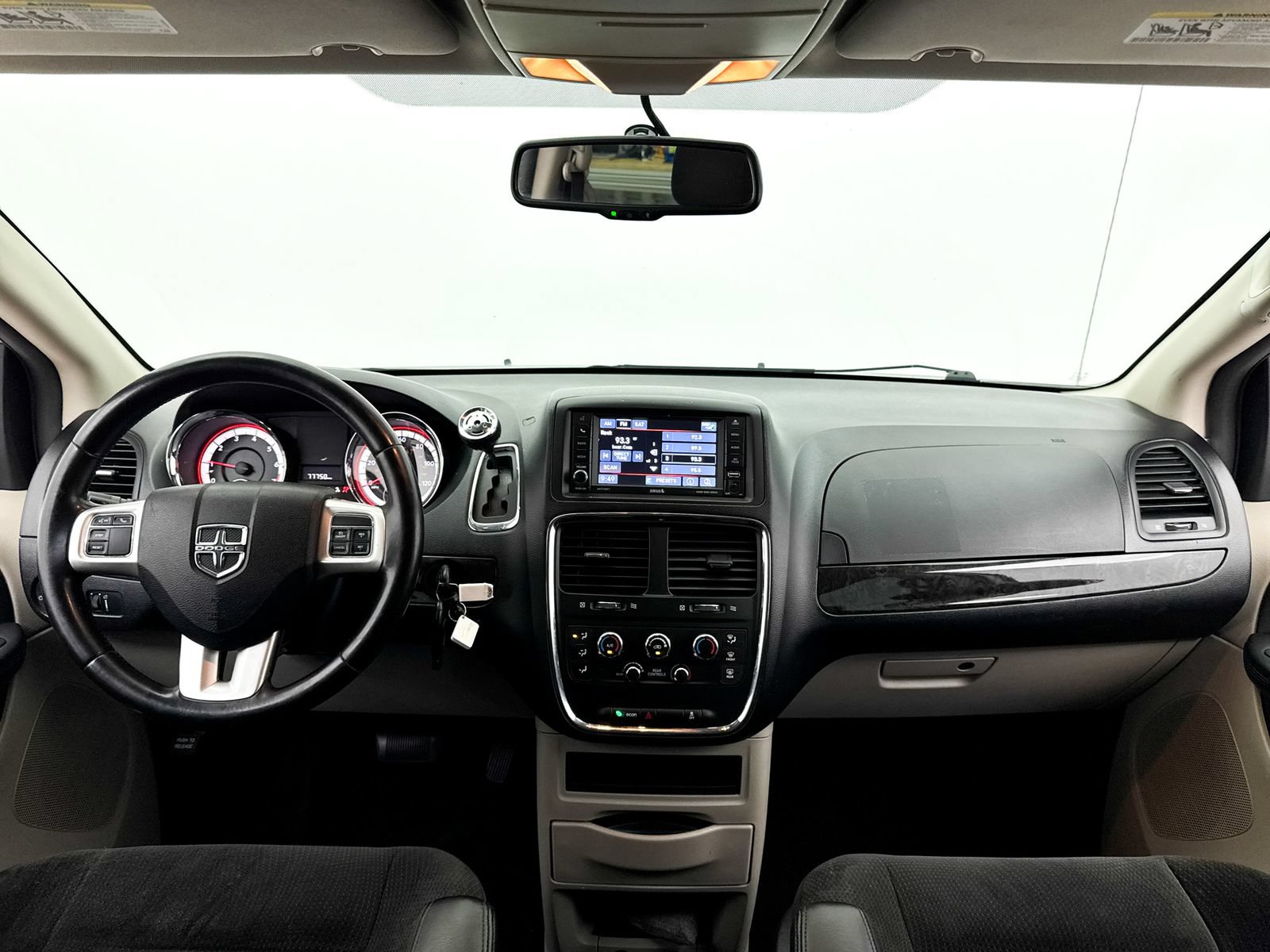 Used 2017 Dodge Grand Caravan SE w/ UConnect Hands-Free Group FWD image 19