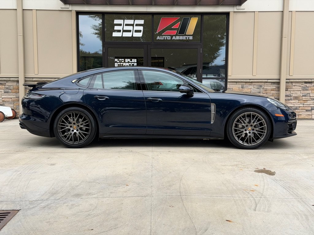 Used 2023 Porsche Panamera 4 Platinum Edition AWD/4WD image 2