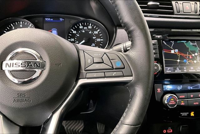 Used 2019 Nissan Rogue SV w/ Premium Package image 12