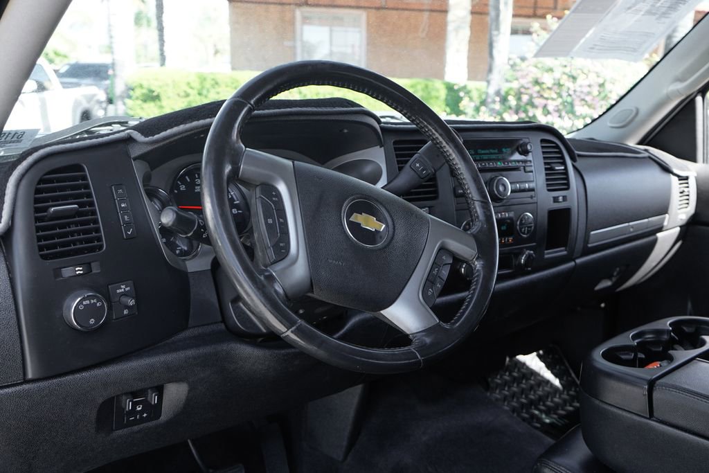 Used 2014 Chevrolet Silverado 2500 LT w/ Custom Sport Truck Package image 17
