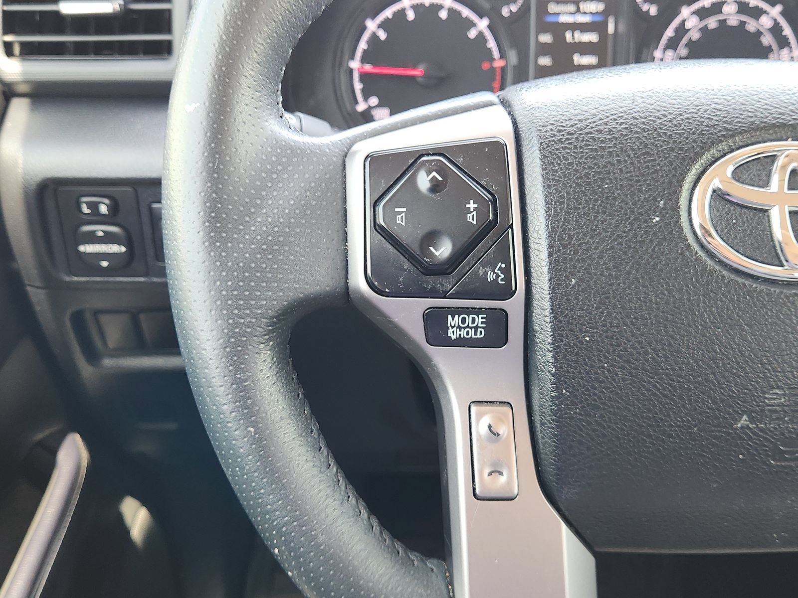 Used 2022 Toyota 4Runner SR5 Premium w/ Moonroof Package RWD image 33