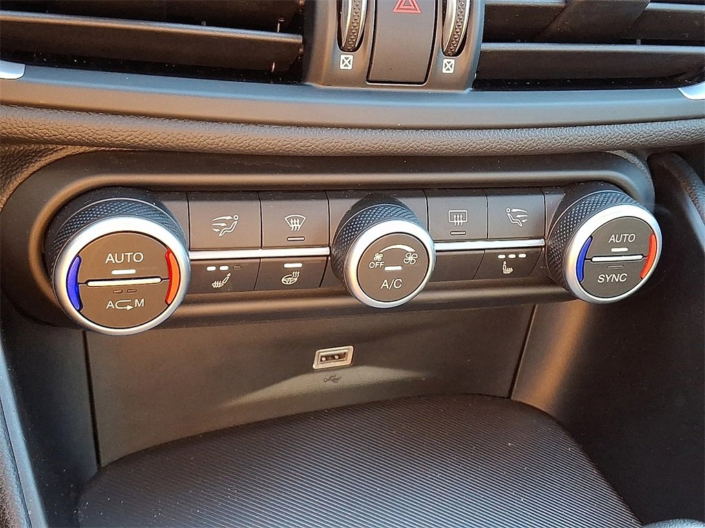 Used 2018 Alfa Romeo Giulia AWD image 10