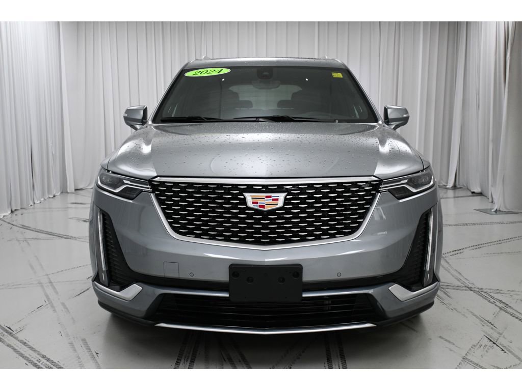 Used 2024 Cadillac XT6 Premium Luxury w/ Technology Package AWD/4WD image 3