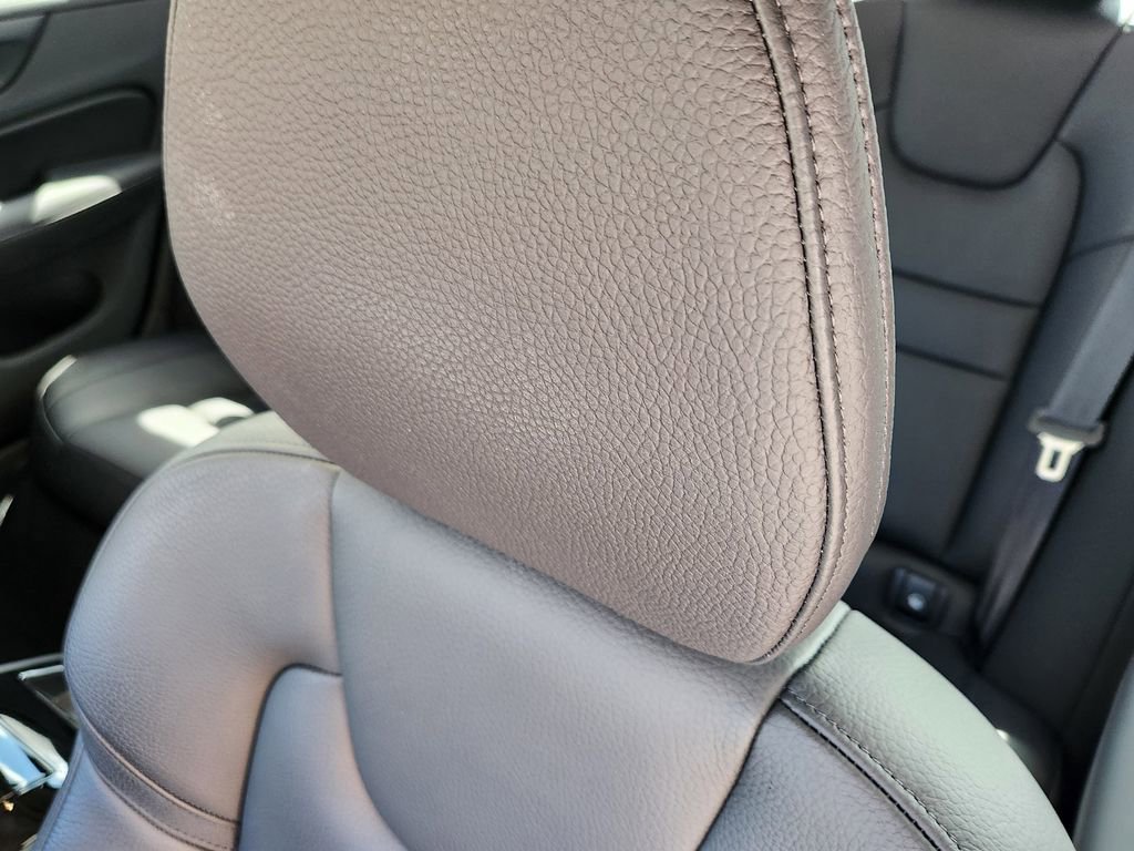 Used 2025 Volvo S60 T8 Plus image 6